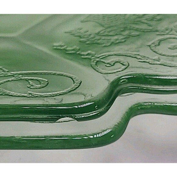 Vintage 2 Lorain Green Luncheon Plates By Indiana Glass 7.75" 1930's Chips - Picture 3 of 8